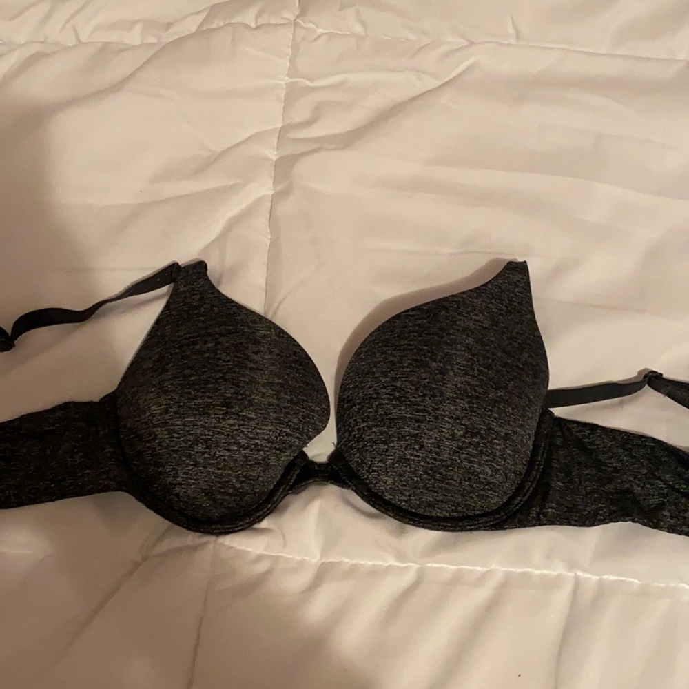 Grey VS bra